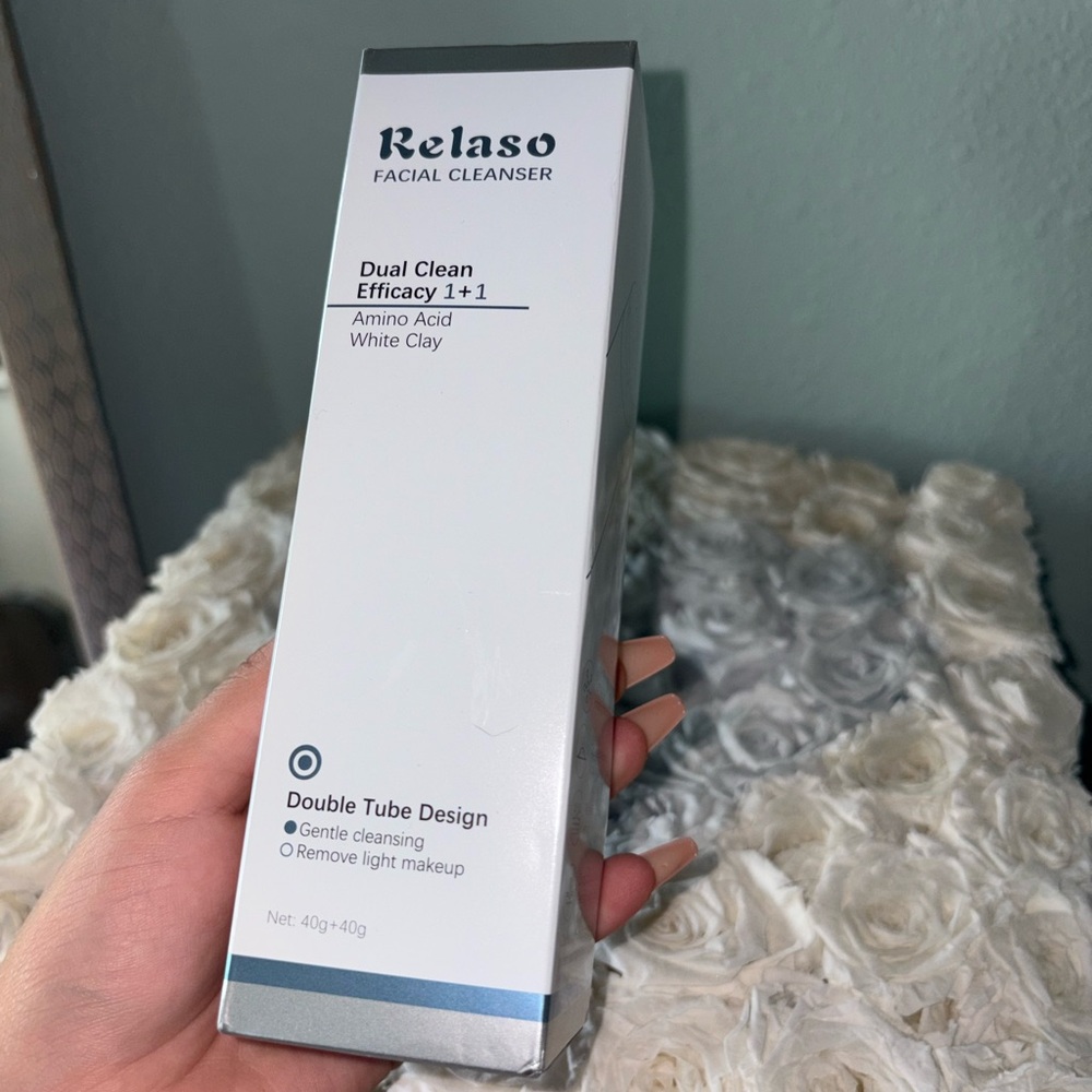 Dual Clean Facial Cleanser - White